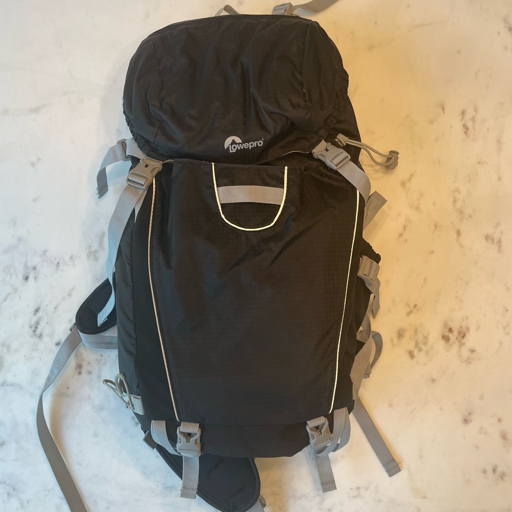 Lowepro Photo Sport 200 AW Camera Hiking Backpack (Black) - Picture 3 of 12